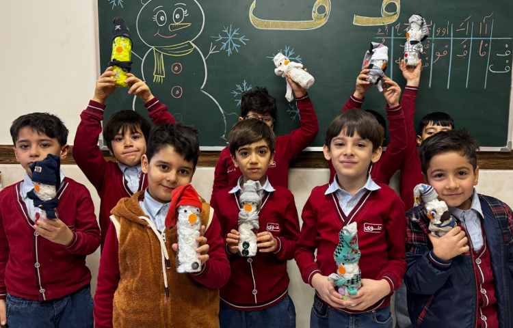 کاردستی (آدم برفی) به جهت خلاقیت در درس (ف) 4