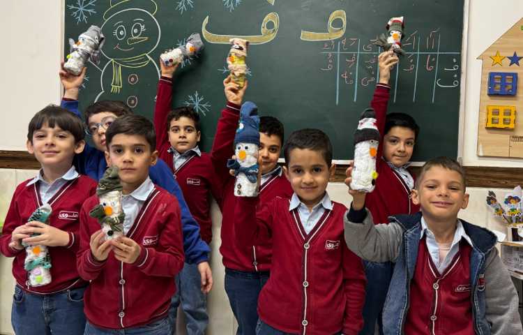 کاردستی (آدم برفی) به جهت خلاقیت در درس (ف) 5