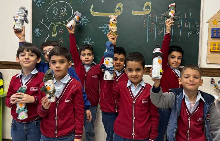 کاردستی (آدم برفی) به جهت خلاقیت در درس (ف) 6