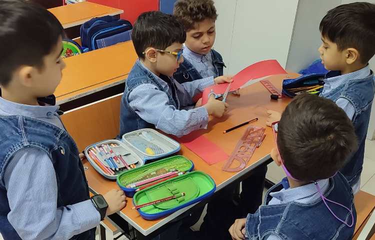 کاردستی اشکال هندسی تم 5 ریاضی 2