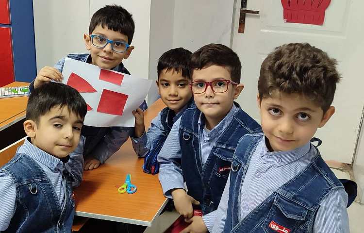 کاردستی اشکال هندسی تم 5 ریاضی 3