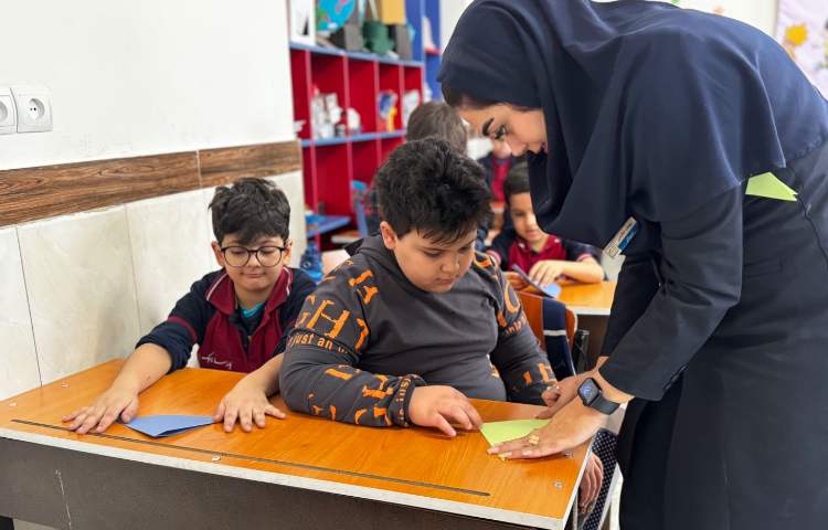 کاردستی اوریگامی (سگ به همراه استخوانش) 5