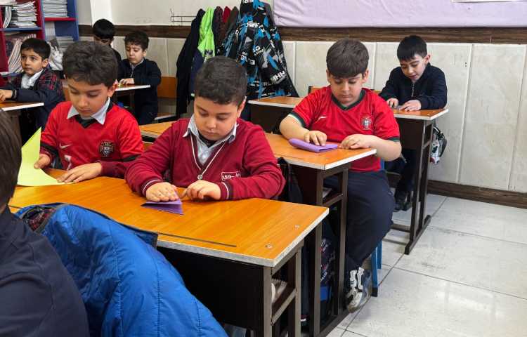 کاردستی اوریگامی (سگ به همراه استخوانش) 6