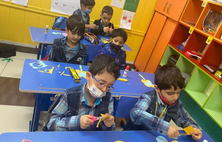 :کاردستی با کاغذ رنگی به شکل زنبور، کلاس پرتقال 5