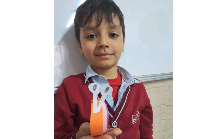 کاردستی به مناسبت یادگیری نشانه ح 2