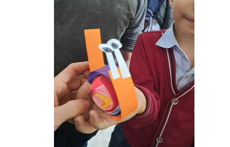 کاردستی به مناسبت یادگیری نشانه ح 5