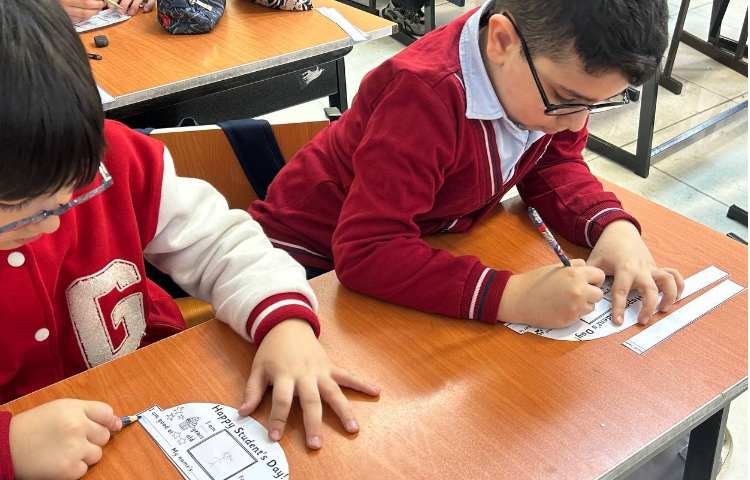 کاردستی روز دانش‌آموز-Happy Student's Day! 2