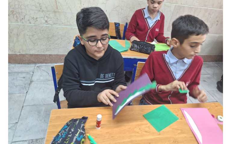 کاردستی روز کارت پستال،کلاس ششم خانم محمدی 2