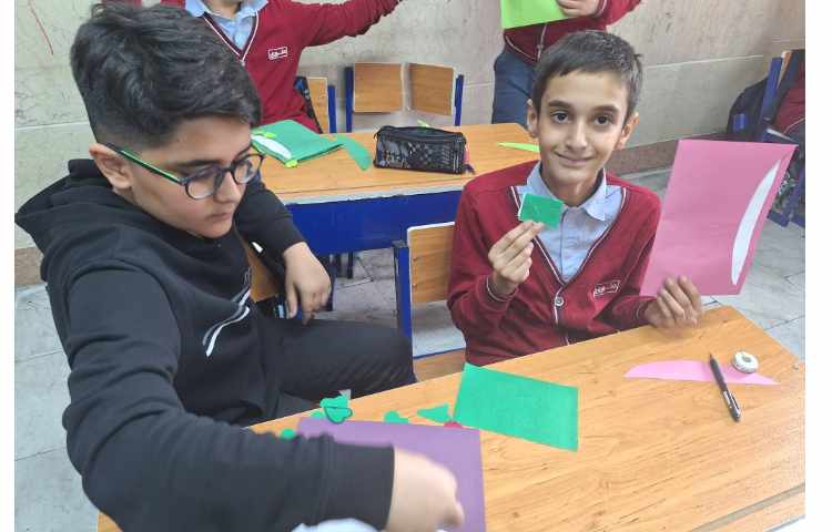 کاردستی روز کارت پستال،کلاس ششم خانم محمدی 4