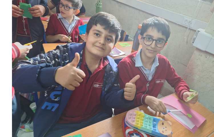 کاردستی روز کارت پستال،کلاس ششم خانم محمدی 6