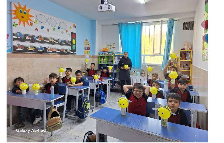 کاردستی زنبور ،کلاس خانم دهقان 6