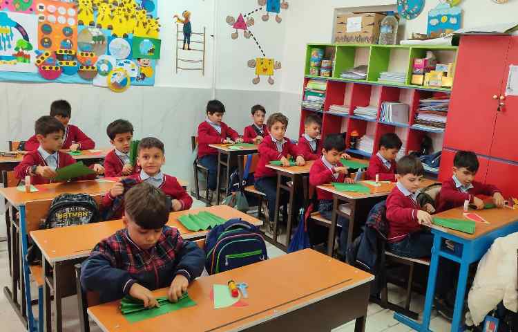 کاردستی شب یلدا توسط دانش‌آموزان در کلاس انجام شد 1