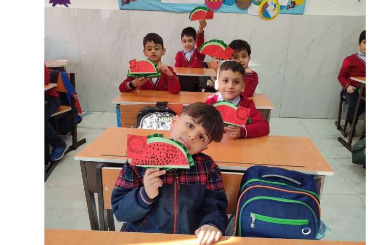 کاردستی شب یلدا توسط دانش‌آموزان در کلاس انجام شد 3