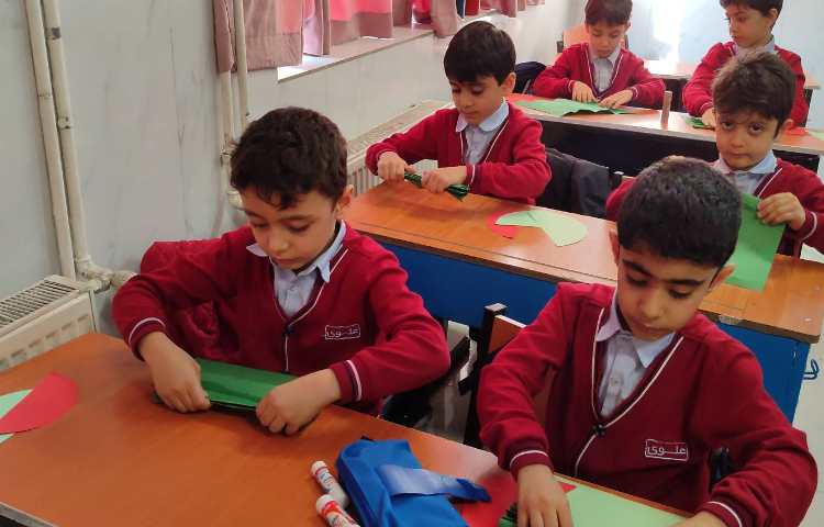 کاردستی شب یلدا توسط دانش‌آموزان در کلاس انجام شد 5