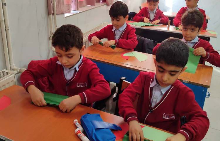 کاردستی شب یلدا توسط دانش‌آموزان در کلاس انجام شد 6