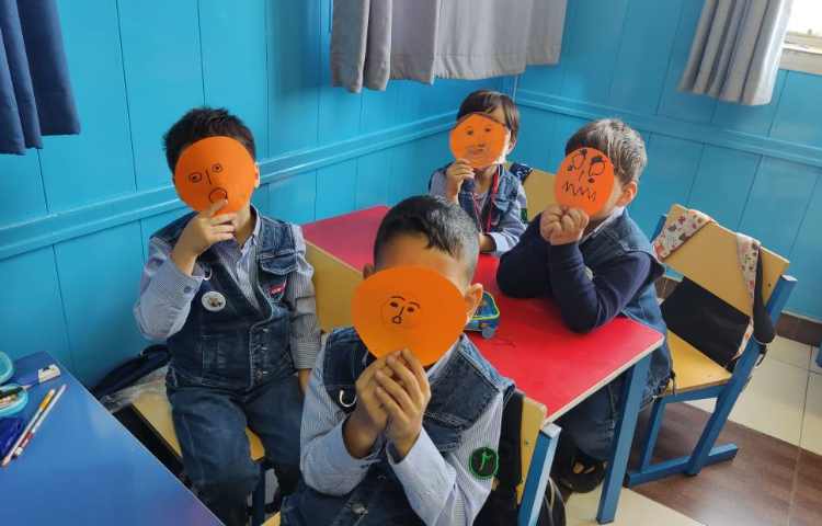 کاردستی صورتک شناخت احساسات مختلف یک انسان 2