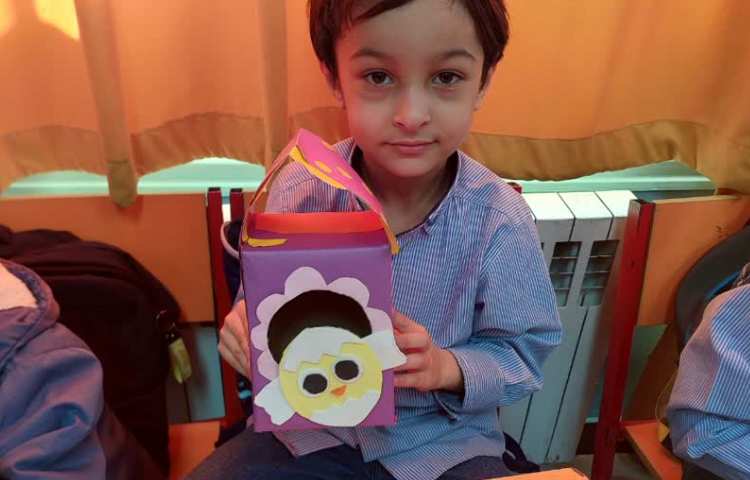 کاردستی مربوط به درس هدیه های آسمان مهربان تر از مادر