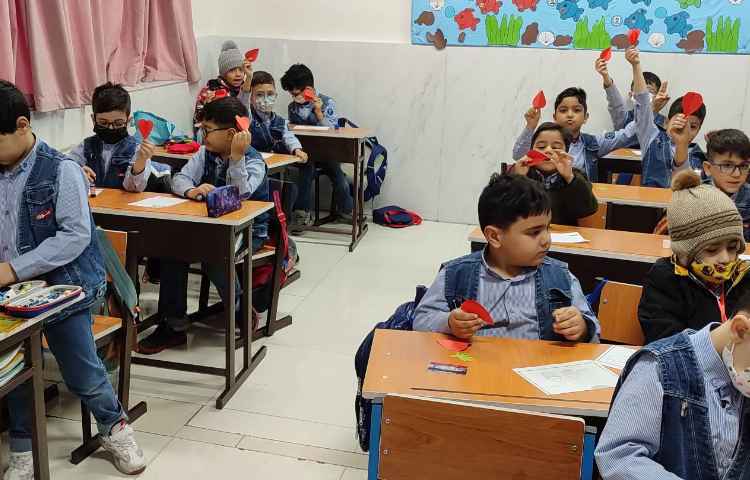 کاردستی نشانه(ت) توت فرنگی درس فارسی 2