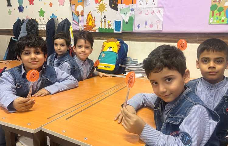 کاردستی نشانه‌ی (ش) 4