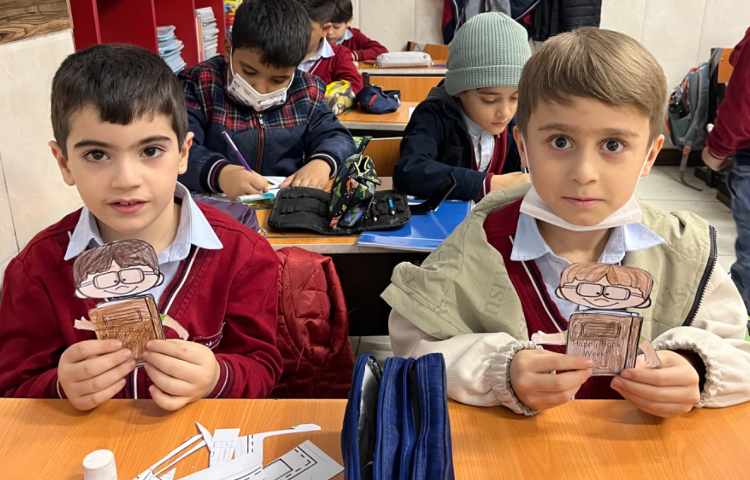 کاردستی هفته‌ی کتاب و کتاب‌خوانی-زنگ زبان عمومی 2