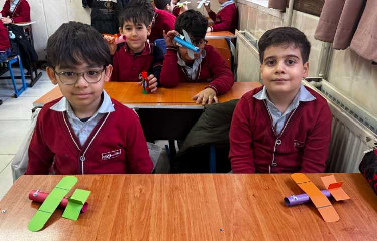 کاردستی (هواپیما‌ی کاغذی) 4