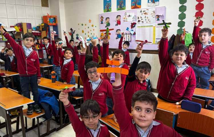 کاردستی (هواپیما‌ی کاغذی)