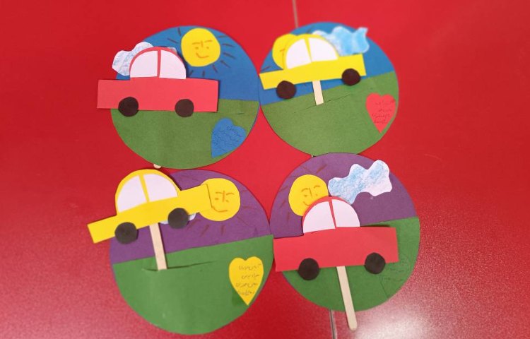 کاردستی وسایل نقیله (ماشین) انجام شد. 1