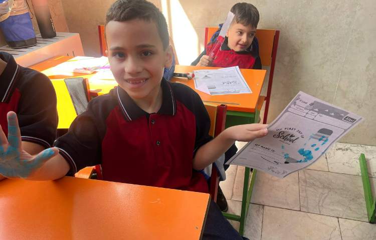 کاردستی و انجام کاربرگ my first day of school جهت خوش آمدگویی 3