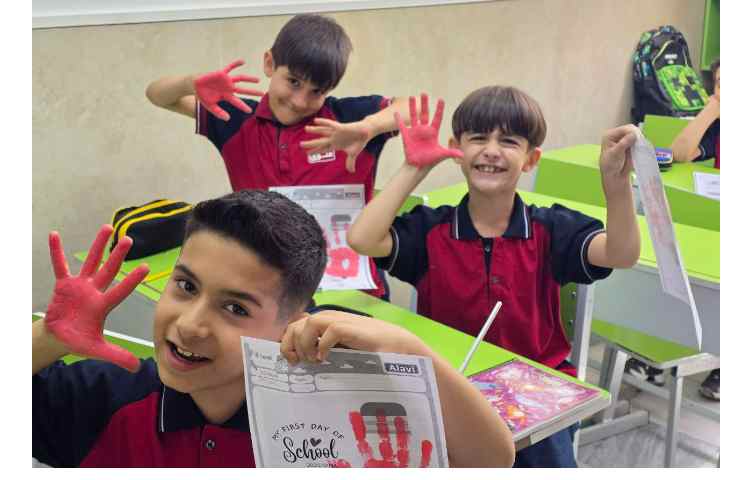 کاردستی و انجام کاربرگ my first of school جهت خوش آمدگویی 4