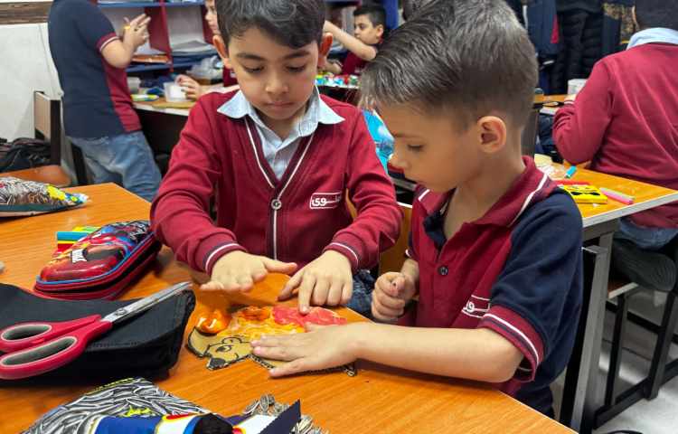 کاردستی و دست ورزی نشانه‌ی (غین) جوجه تیغی 6