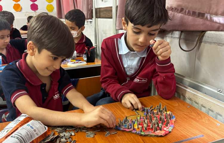 کاردستی و دست ورزی نشانه‌ی (غین) جوجه تیغی 7