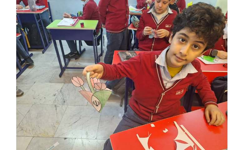 کاردستی و نقاشی به مناسبت دهه ی فجر 11