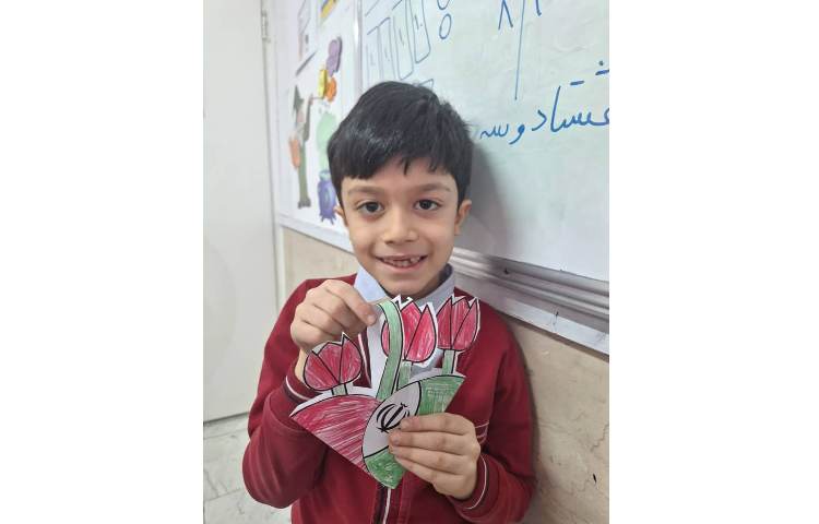 کاردستی و نقاشی به مناسبت دهه ی فجر 8