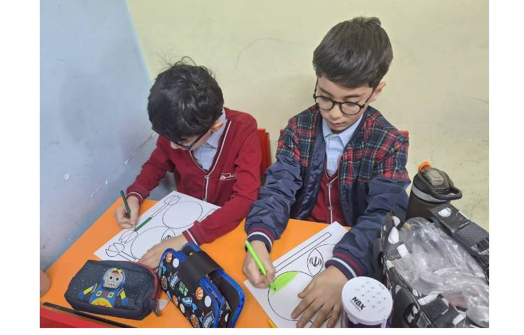 کاردستی و نقاشی به مناسبت دهه ی فجر 9