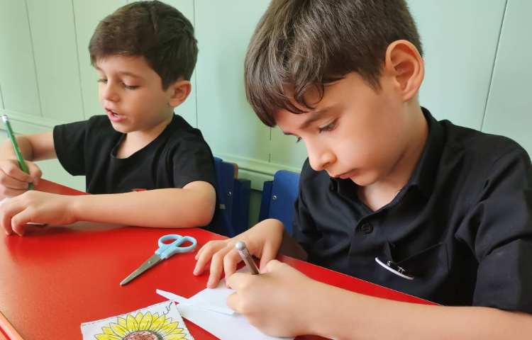 کاردستی پازل گل آشنایی با قسمت های مختلف گیاه 4