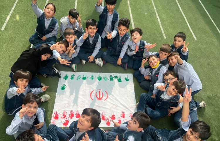 کاردستی پرچم ایران با گواش 1