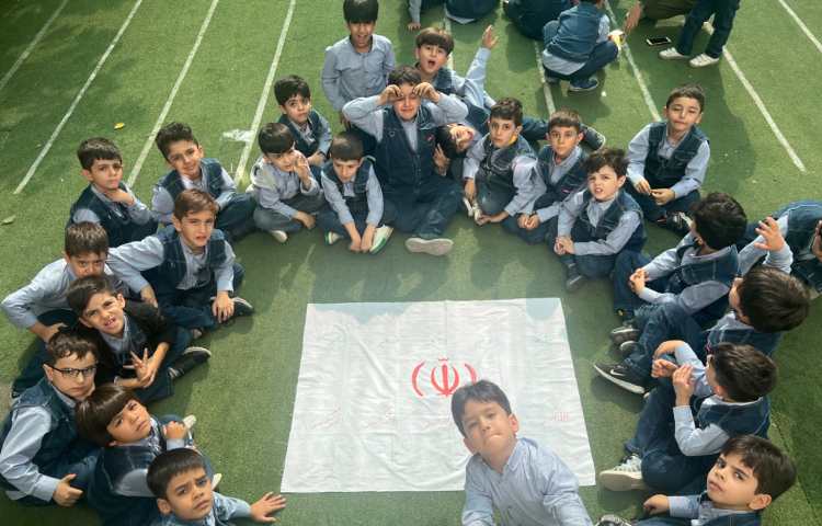 کاردستی پرچم ایران با گواش 2