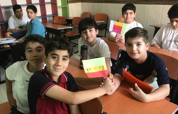 کاردستی پرچم خیالی مربوط به مجله‌ی Geography