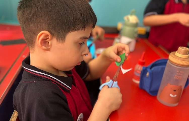 کاردستی چراغ راهنمایی 3