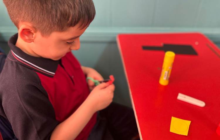 کاردستی چراغ راهنمایی 5