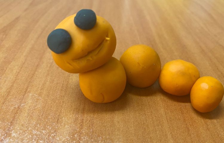 :کاردستی کرم با خمیر