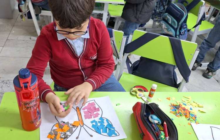 کاردستی کلاژ،پروانه پایه اول 2