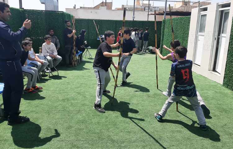 کارسوق مدرسه علوی شعبه دبستان 2