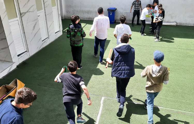 کارسوق مدرسه علوی شعبه دبستان 6