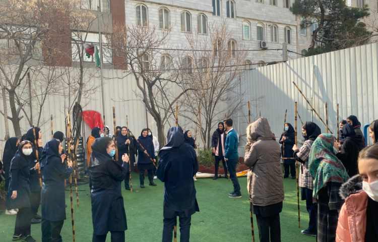 کارسوق پژوهشی، هنری 1