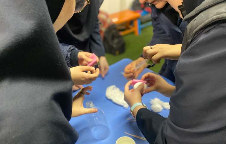 کارسوق پژوهشی، هنری 5