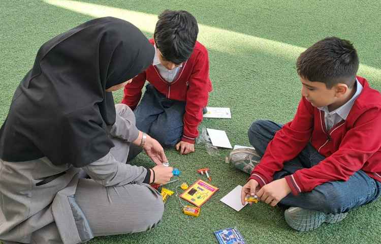 کارگاه علوم در قالب زنگ دایره 8