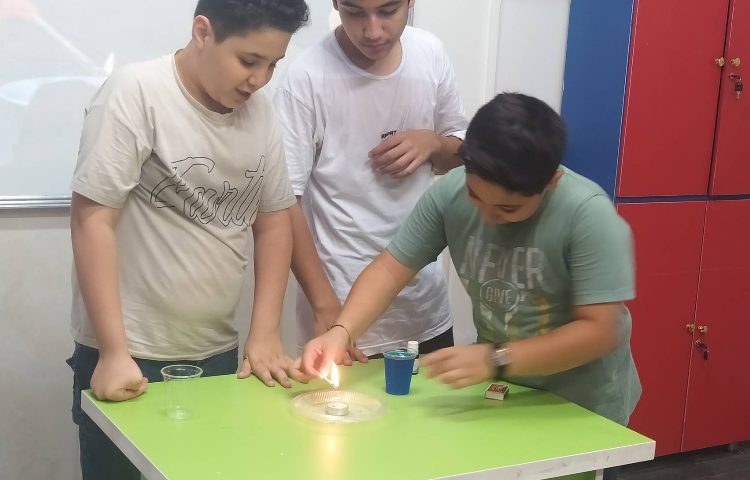 کارگاه علوم مبحث آزمایش فشار هوا 2