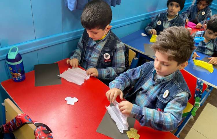 :کارگاه ماهرشو، روز یک هدیه بساز 3