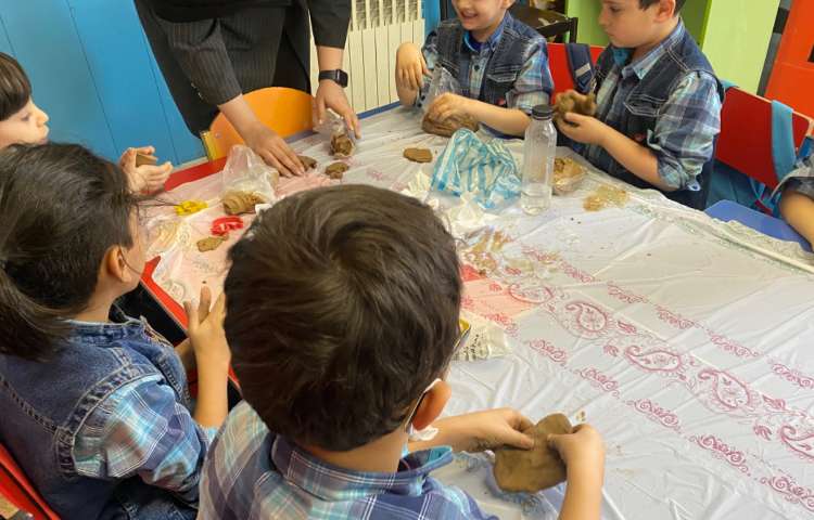 :کارگاه ماهرشو، ساختن اردک و خانه ی سفالی با استفاده از شابلون 4